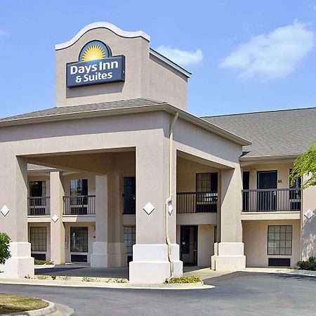 Days Inn & Suites By Wyndham Fort Valley Buitenkant foto