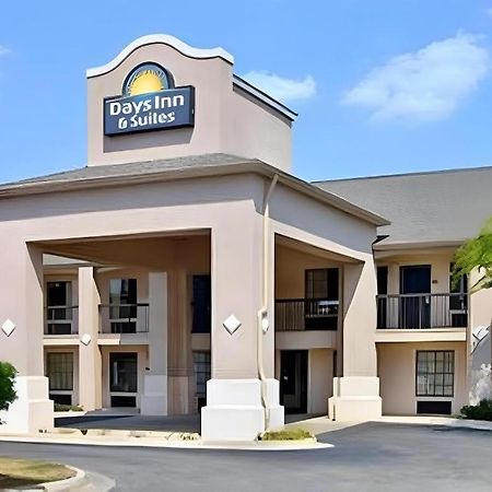 Days Inn & Suites By Wyndham Fort Valley Buitenkant foto