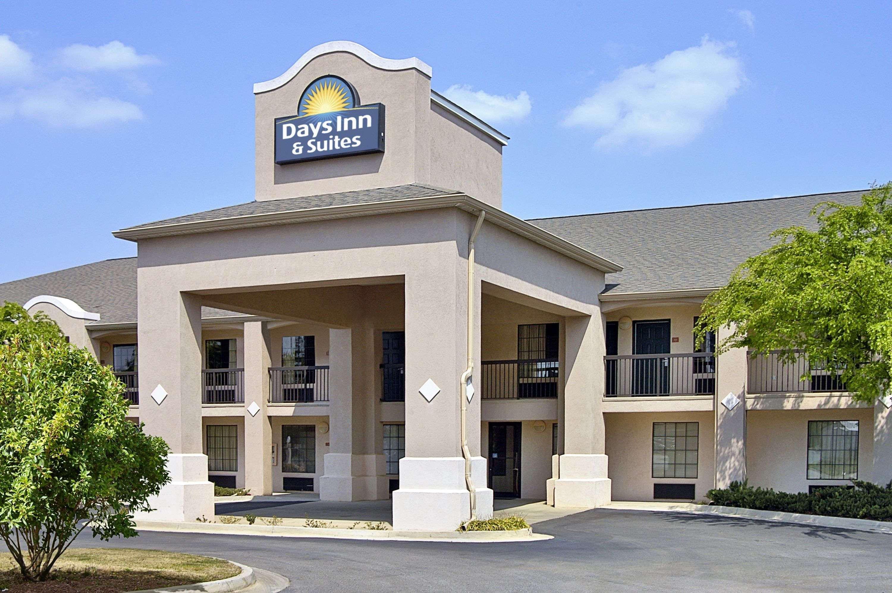 Days Inn & Suites By Wyndham Fort Valley Buitenkant foto