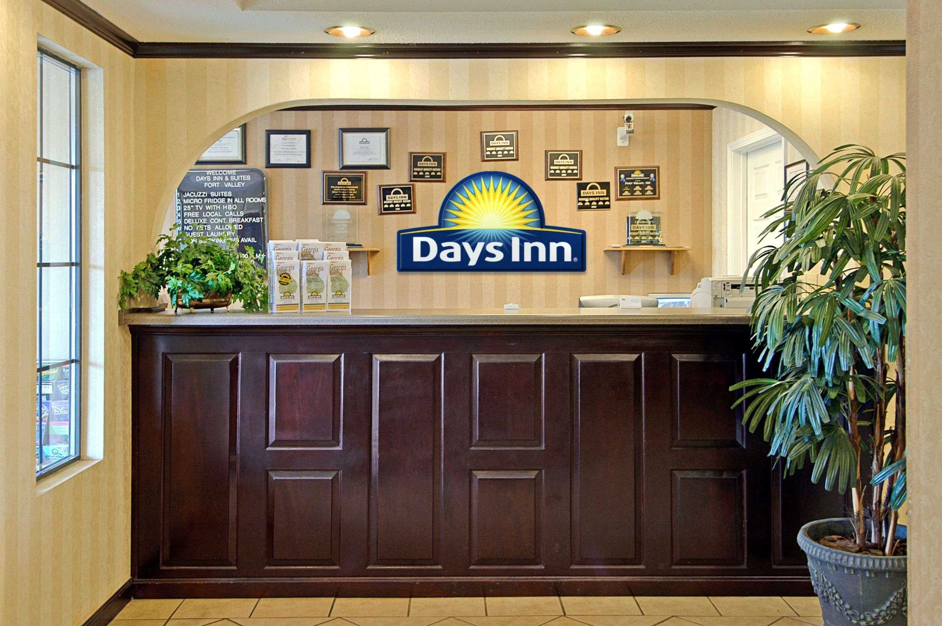 Days Inn & Suites By Wyndham Fort Valley Buitenkant foto