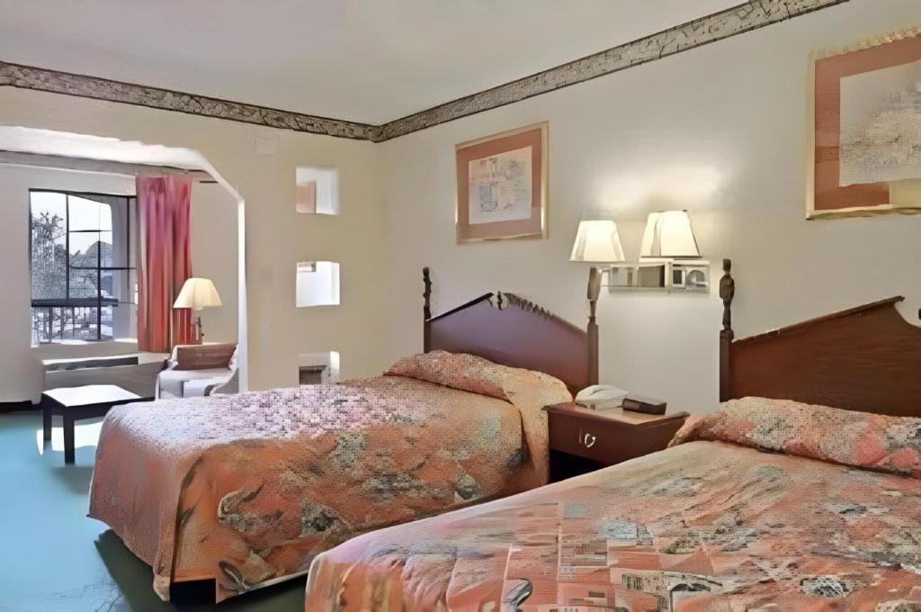 Days Inn & Suites By Wyndham Fort Valley Buitenkant foto