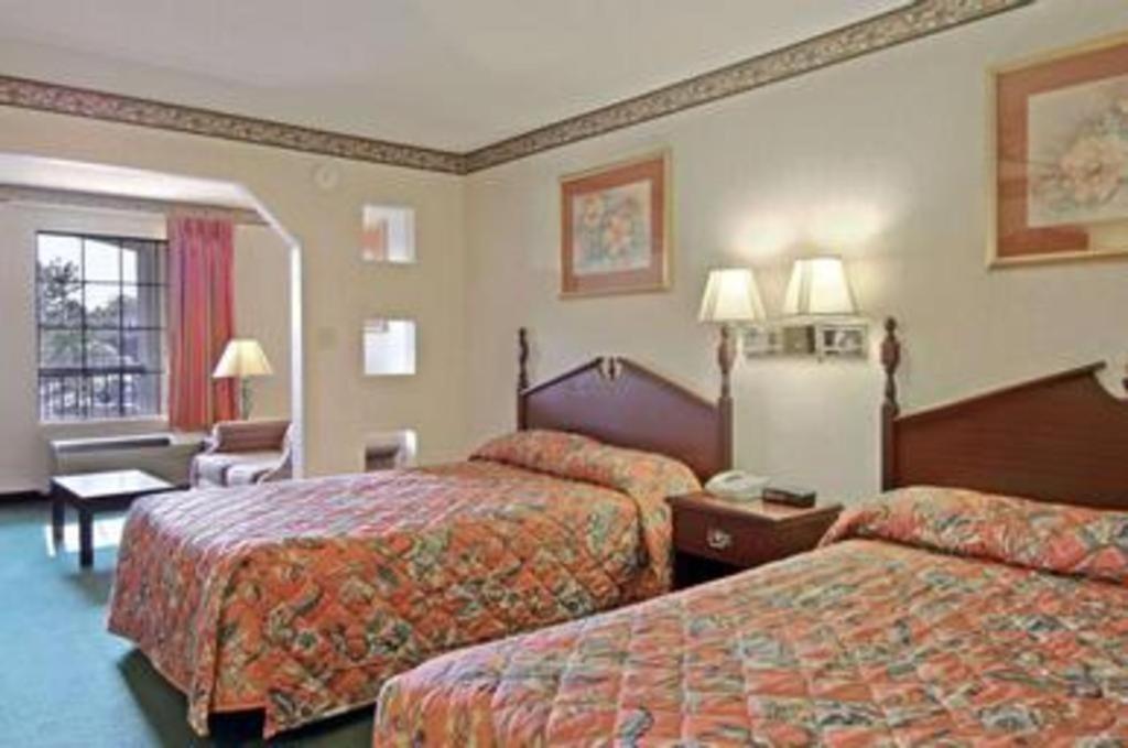 Days Inn & Suites By Wyndham Fort Valley Buitenkant foto