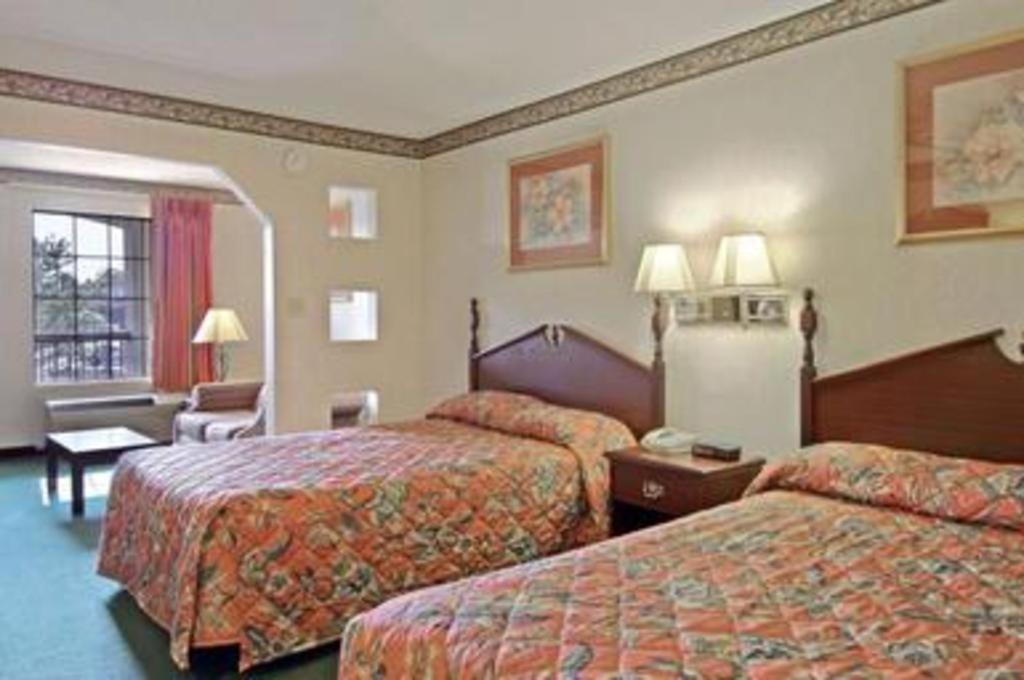 Days Inn & Suites By Wyndham Fort Valley Buitenkant foto