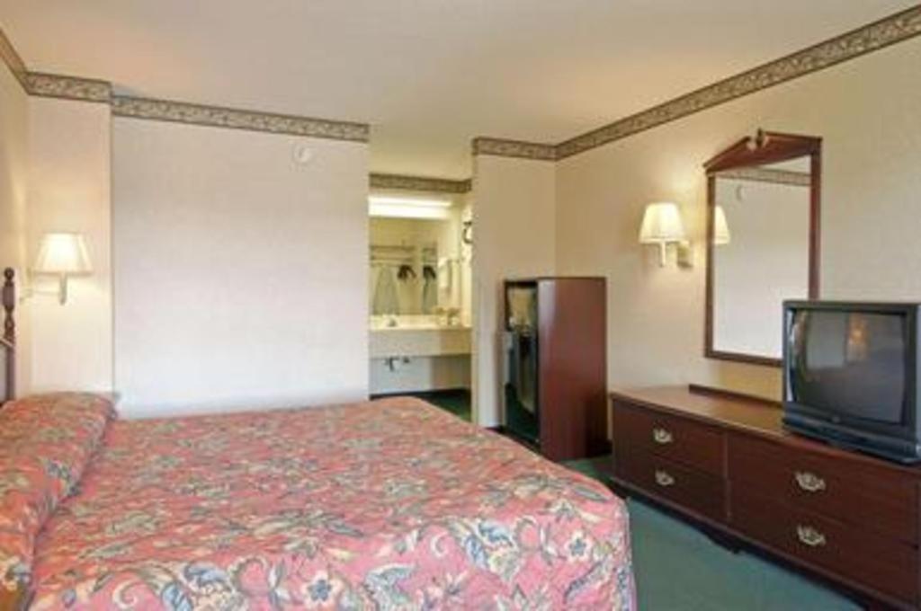 Days Inn & Suites By Wyndham Fort Valley Buitenkant foto