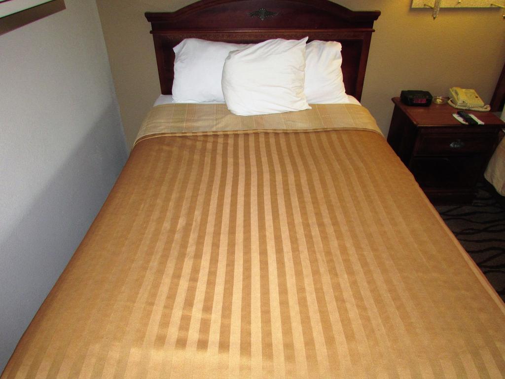 Days Inn & Suites By Wyndham Fort Valley Buitenkant foto
