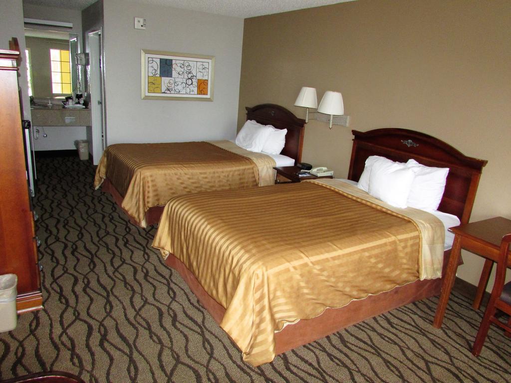 Days Inn & Suites By Wyndham Fort Valley Buitenkant foto